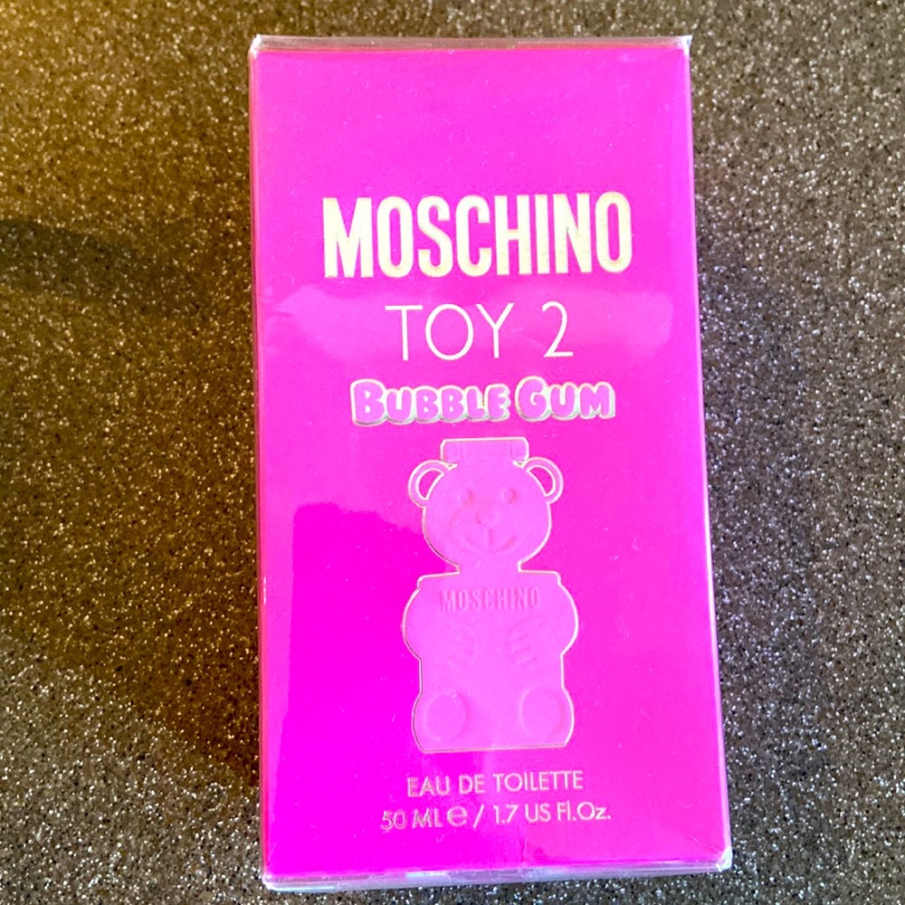 Candied citrus fruits, Italian lemon essence, orange essence, bubblegum accord